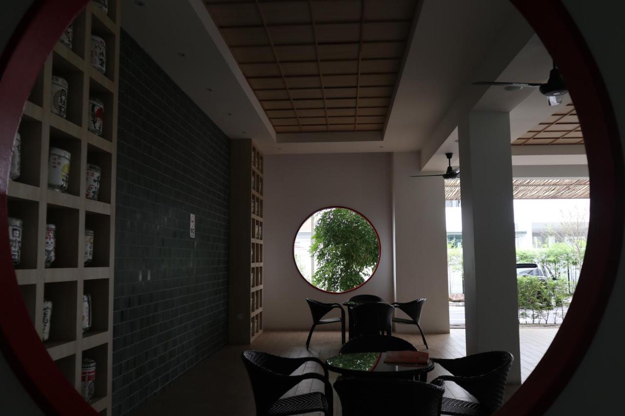 Zen66 @ Roxy Serviced Apartment Kuching Exteriör bild